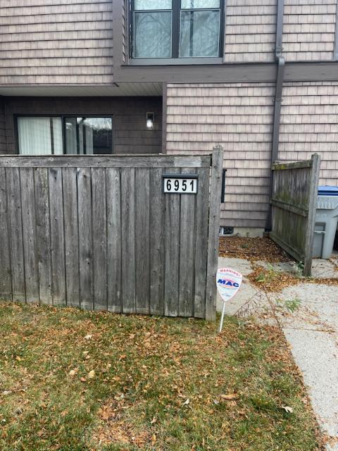 6951 W Glenbrook Rd. #3, Milwaukee, WI 53223