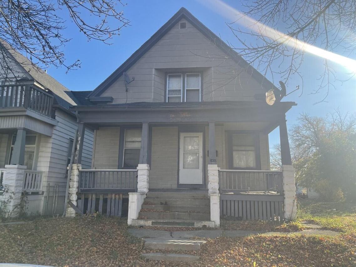 2452 N 34th St., Milwaukee, WI 53210