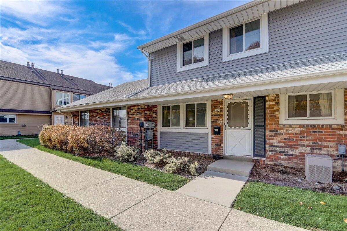 6336 S 20th St, Milwaukee, WI 53221