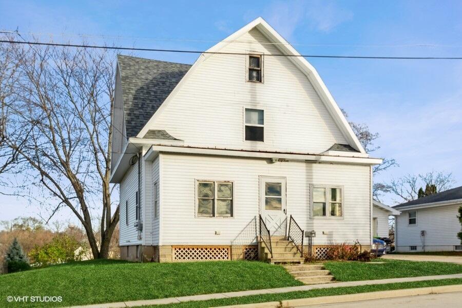 106 S Henninger St, Mayville, WI 53050