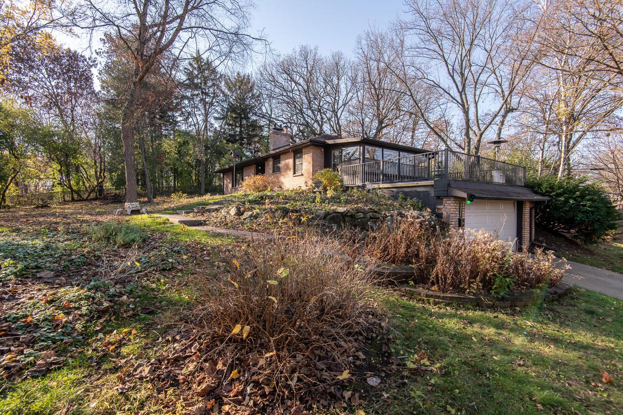 1217 E Wabash Ave, Waukesha, WI 53186