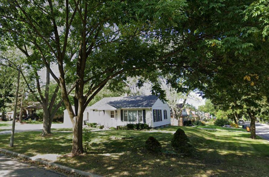11310 W Wisconsin Ave, Wauwatosa, WI 53226
