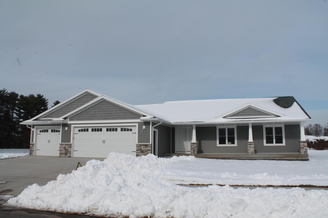 1953 Brooklyn Pl, Holmen, WI 54636