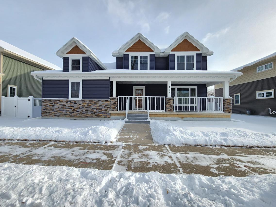 815 S 6th St, La Crosse, WI 54601