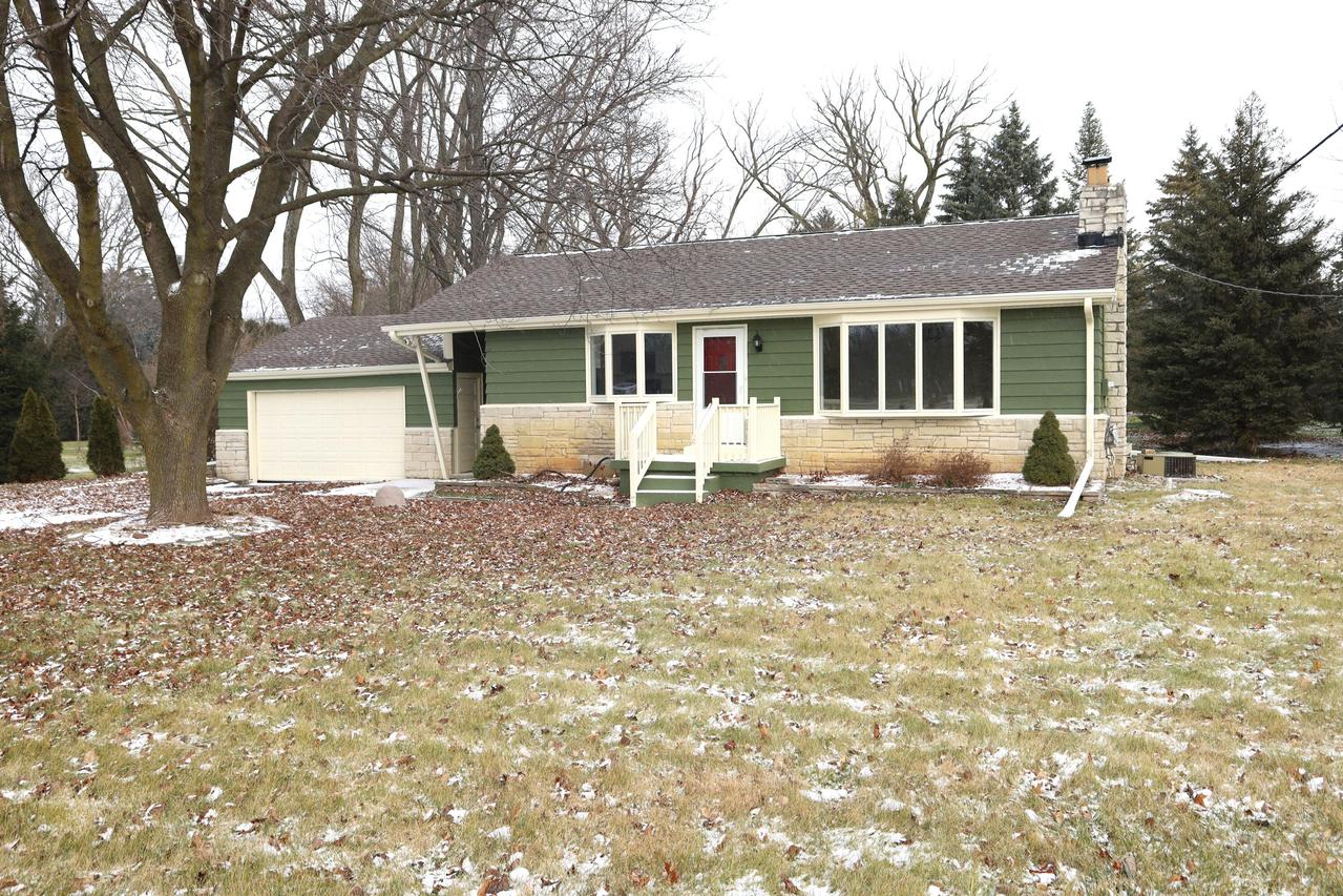 7830 N Green Bay Rd, River Hills, WI 53217