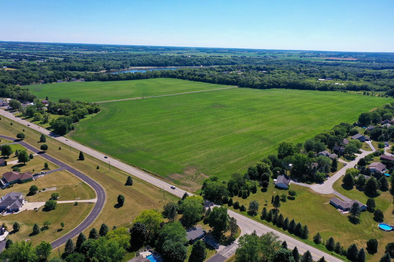 N7107 Highway 12, Sugar Creek, WI 53121