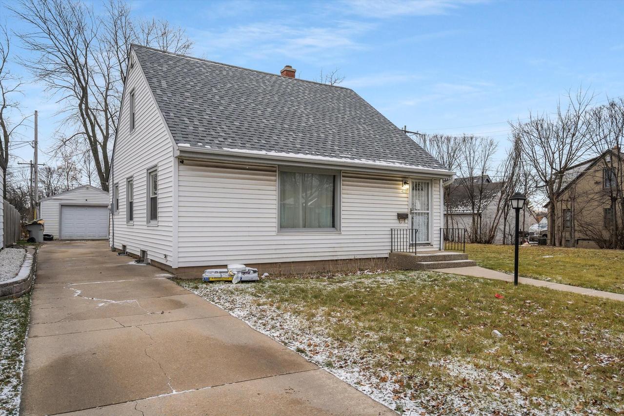 4221 W Fairmount Ave., Milwaukee, WI 53209