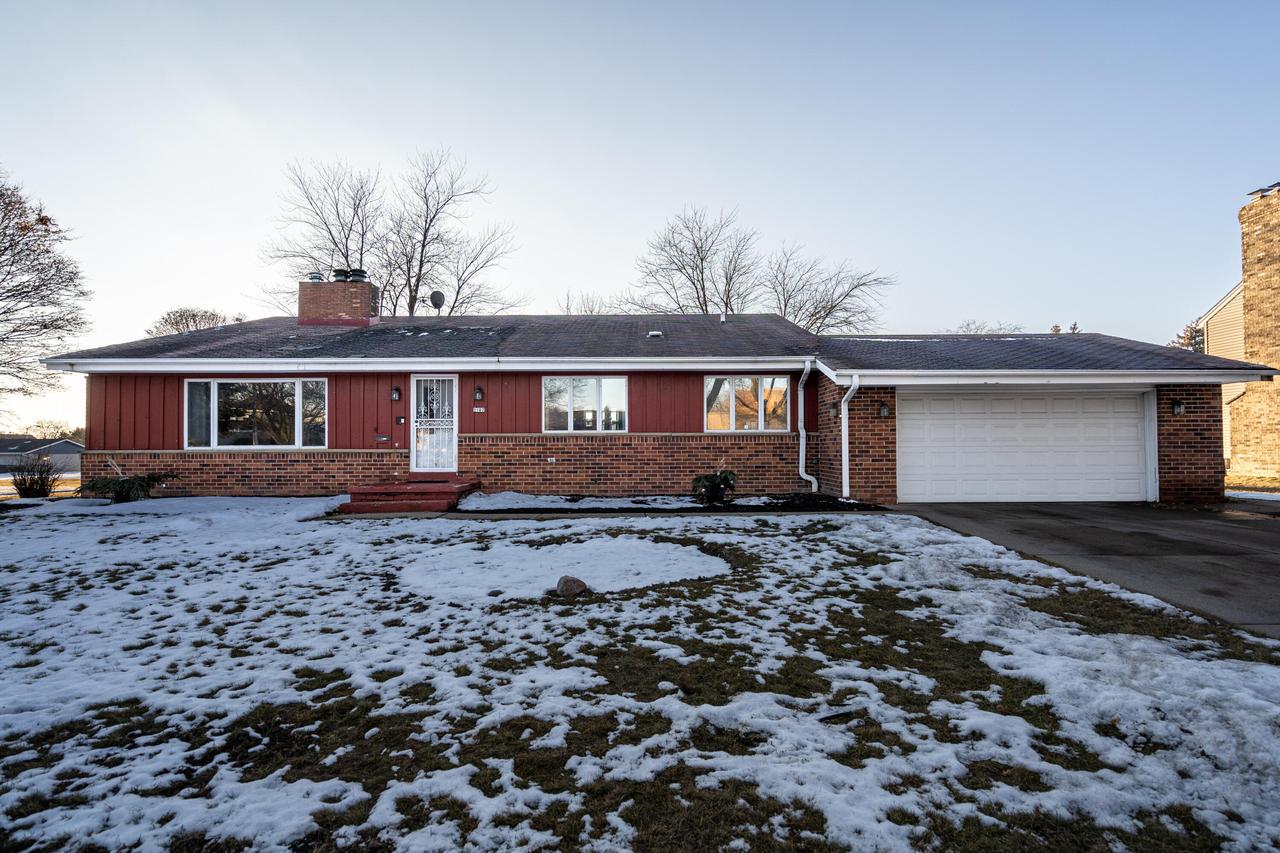 2107 N Dr William Finlayson St, Milwaukee, WI 53212