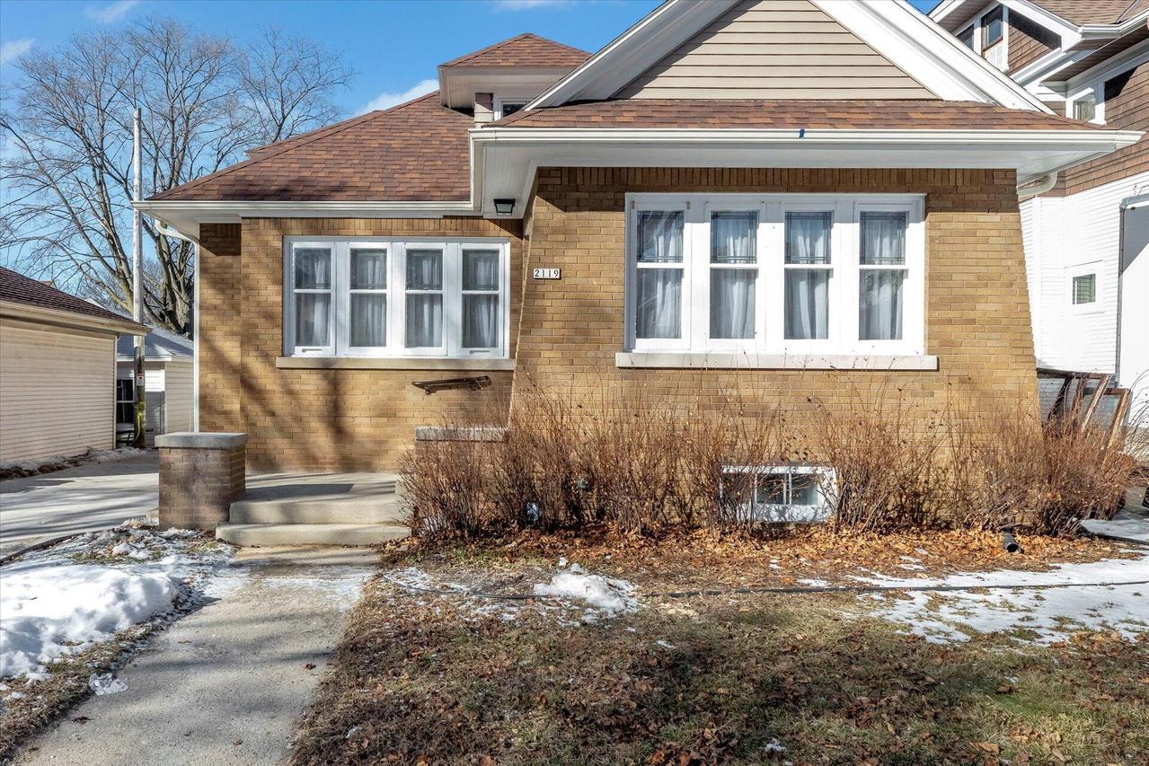 2119 N 63rd St, Wauwatosa, WI 53213