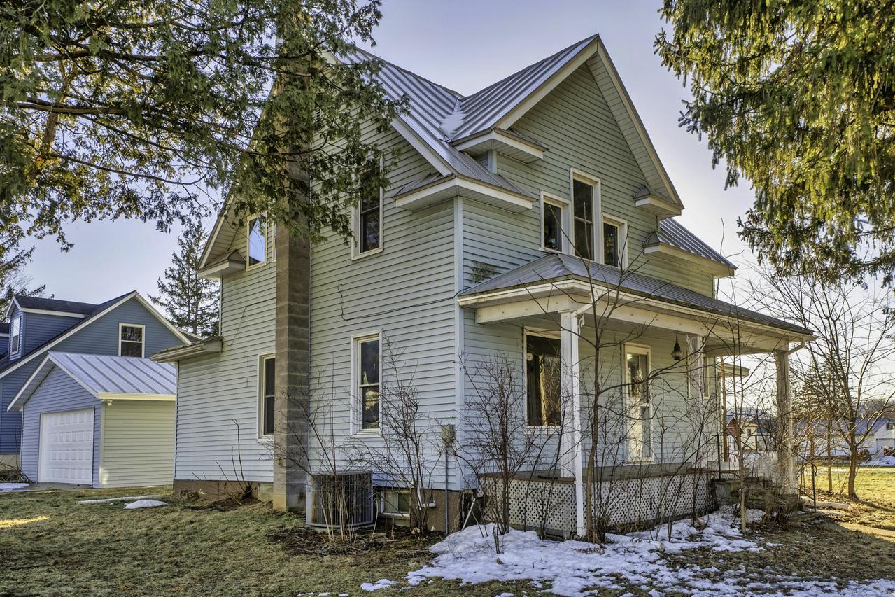 306 Anderson St, Coon Valley, WI 54623