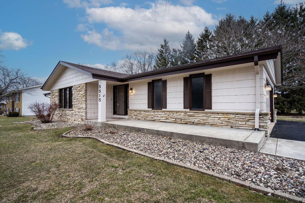 5515 Birchview Rd., Caledonia, WI 53402