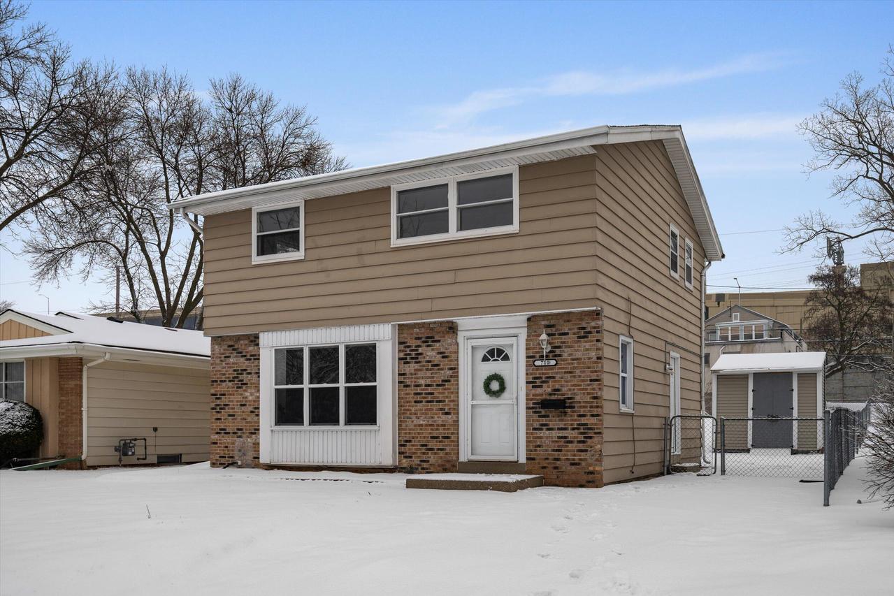 710 S 101st St, West Allis, WI 53214