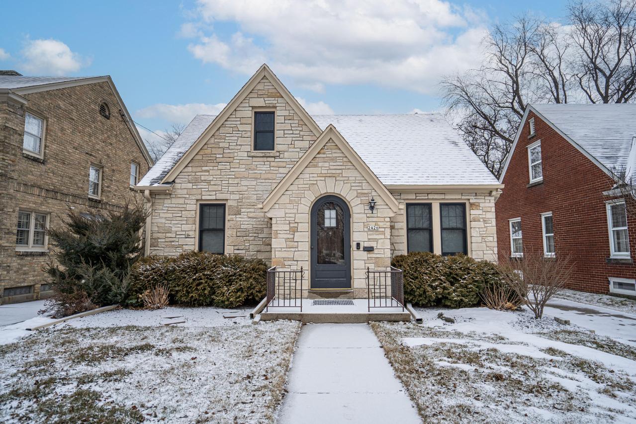 2426 N 89th St., Wauwatosa, WI 53226