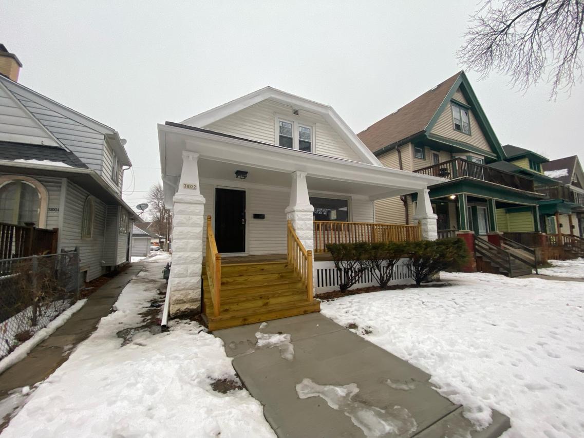 3802 W Roberts St, Milwaukee, WI 53208
