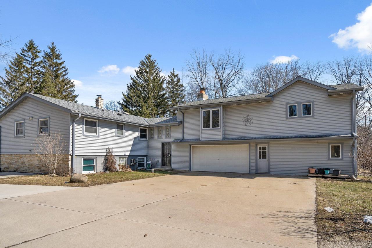 S43W22271 Beeheim Rd, Waukesha, WI 53189