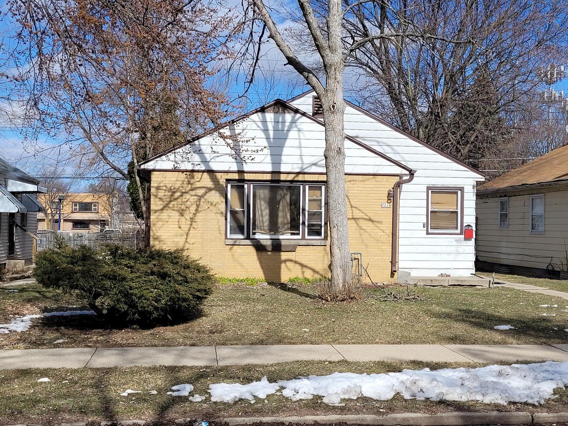 7218 W Medford Ave, Milwaukee, WI 53218