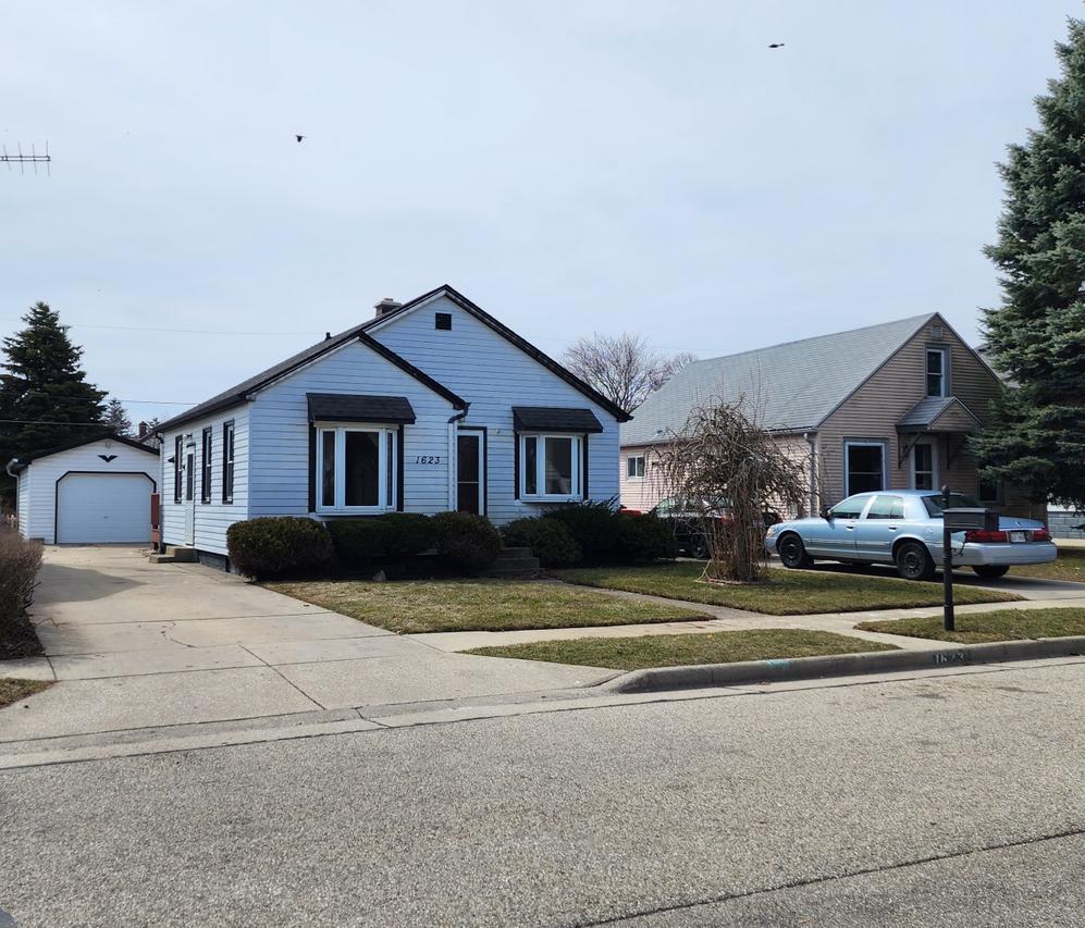 1623 Richard Ave, Mount Pleasant, WI 53403