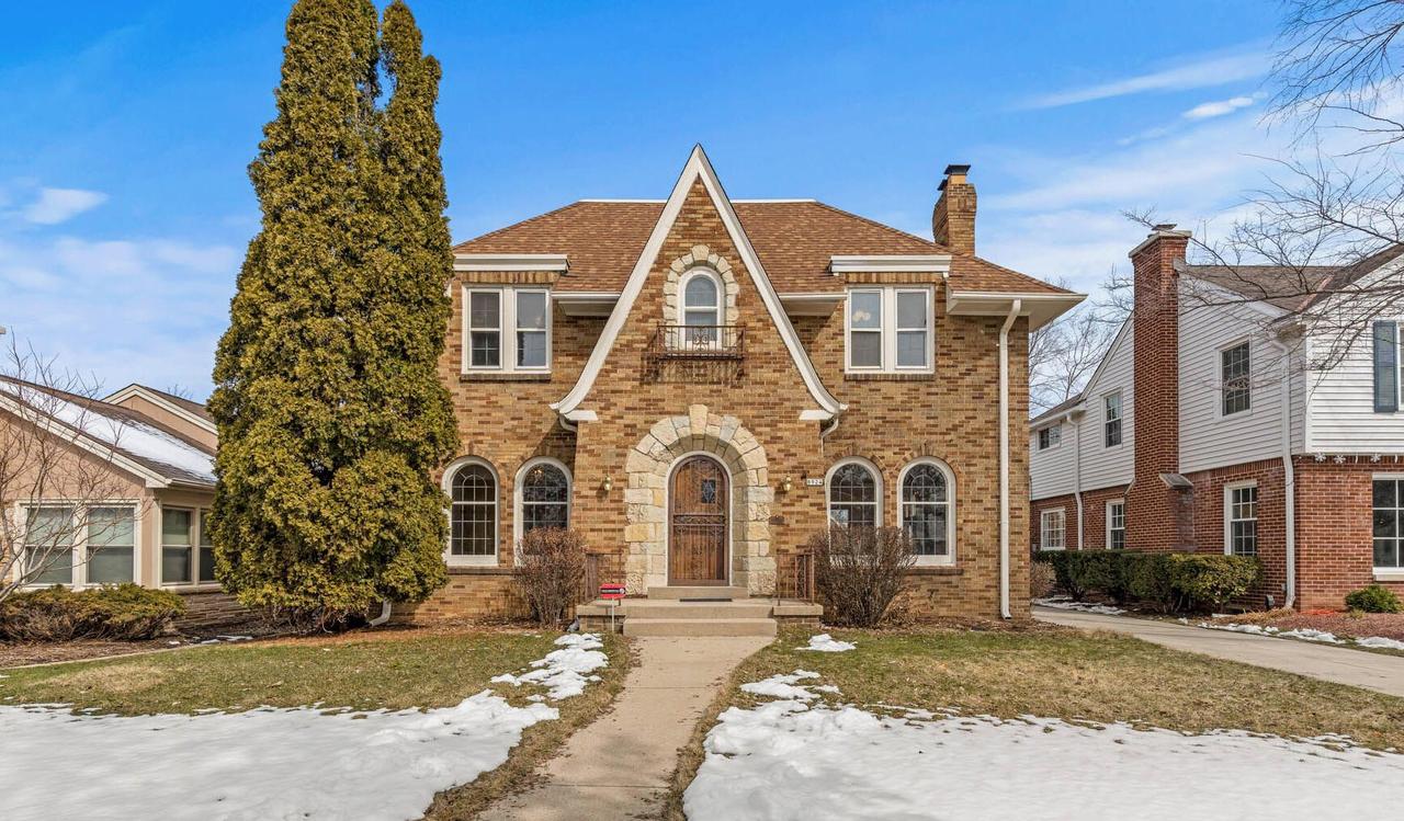 8924 Jackson Park, Wauwatosa, WI 53226