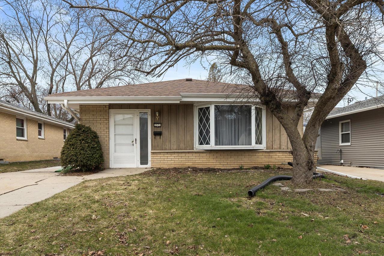 3571 S 80th St, Milwaukee, WI 53220