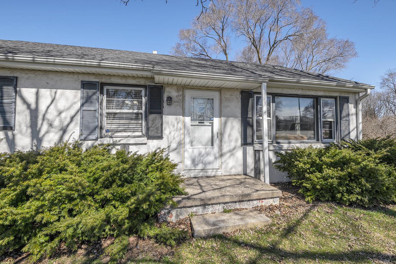S71W23350 National Ave, Vernon, WI 53103