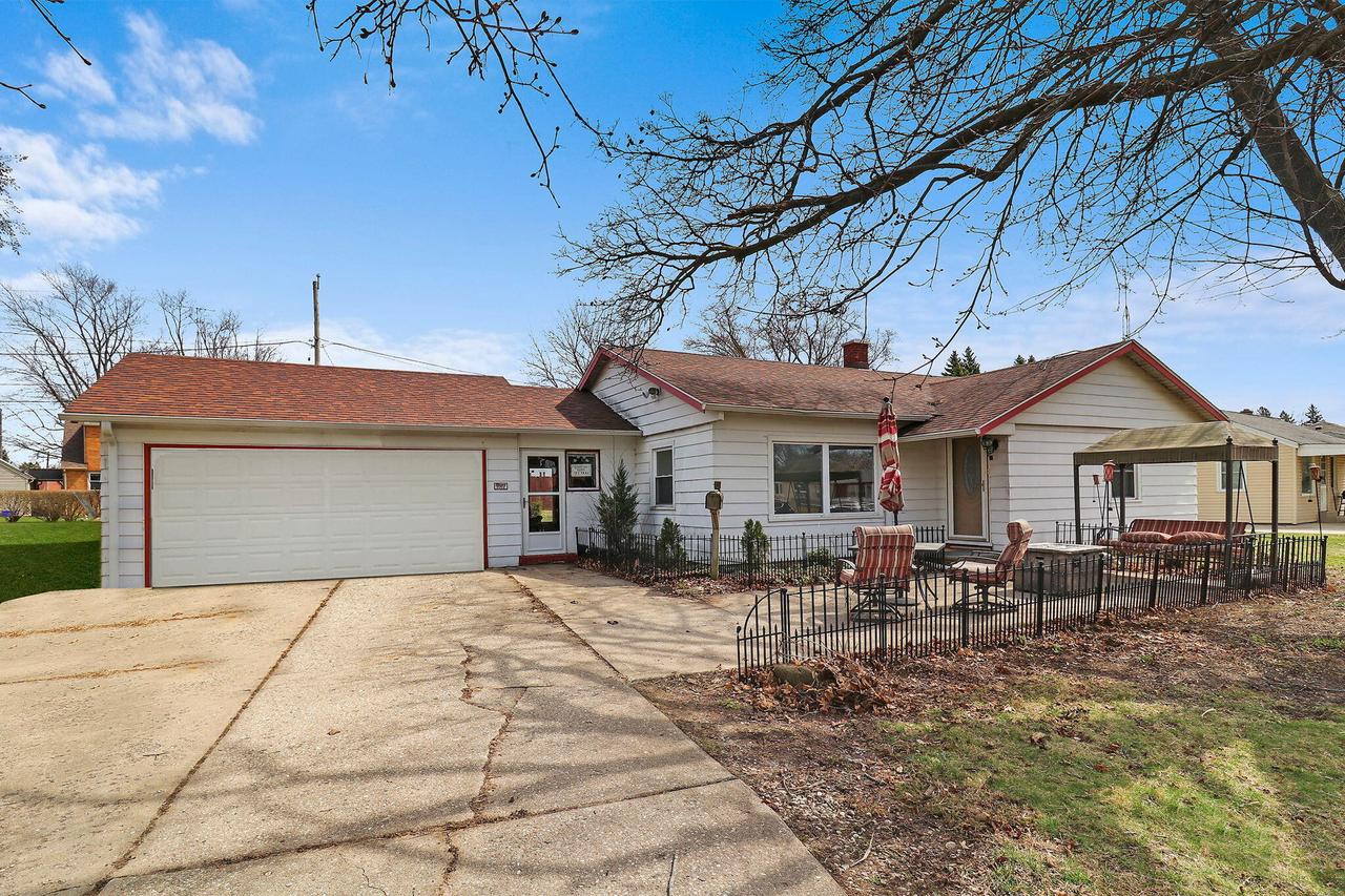 7917 Pershing Blvd, Kenosha, WI 53142