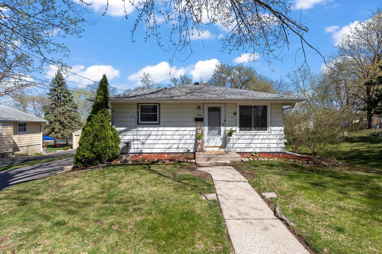 1128 Gertrude St., Waukesha, WI 53186