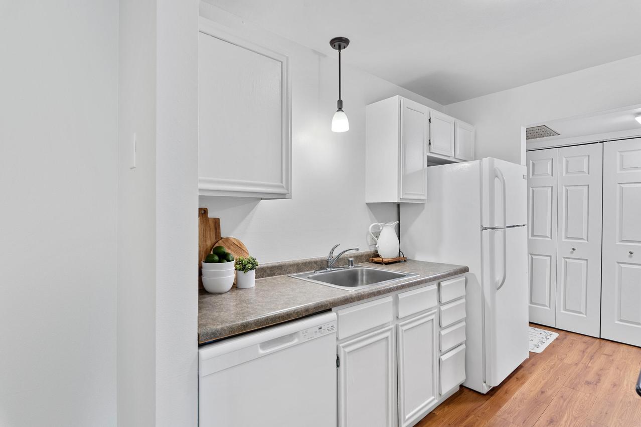 5253 N Lovers Ln. #216, Milwaukee, WI 53225