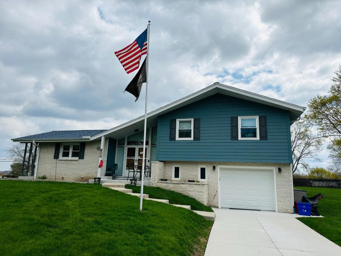 410 Catskill Rd, Waukesha, WI 53186