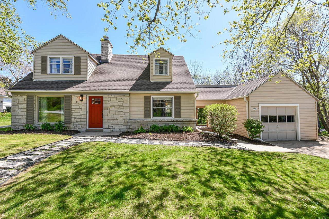 1206 N 121st St., Wauwatosa, WI 53226