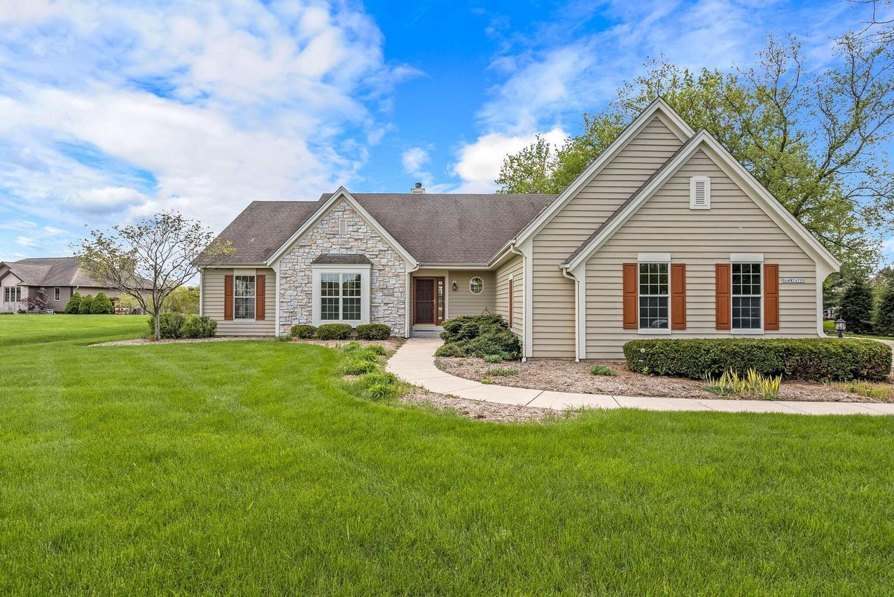 S64W24705 Susan St, Vernon, WI 53189
