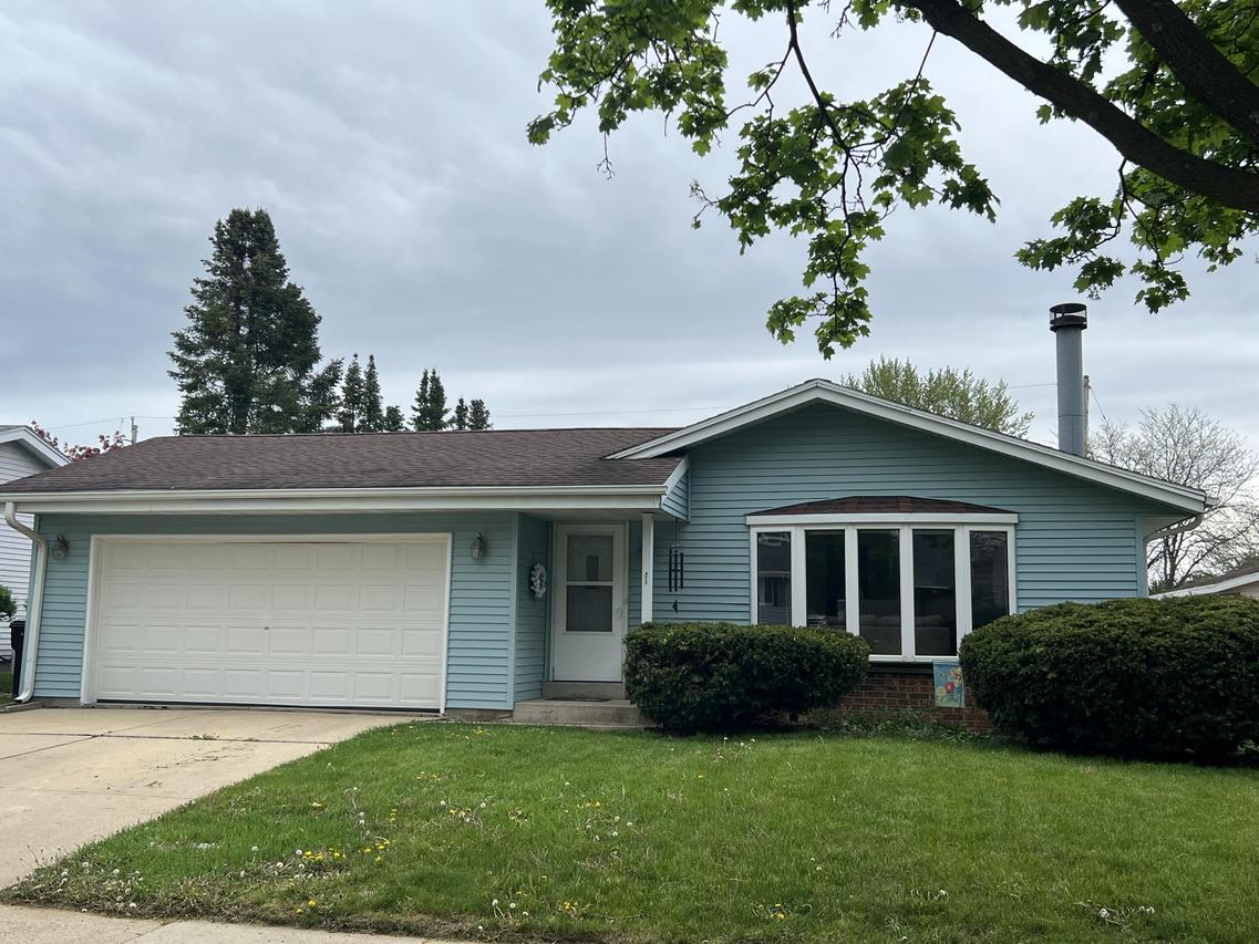 8717 Westbrook Dr., Sturtevant, WI 53177