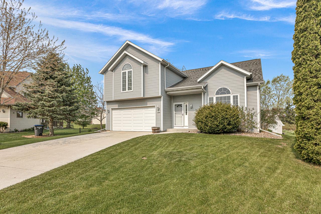 2564 Fox Ridge, Sheboygan, WI 53081
