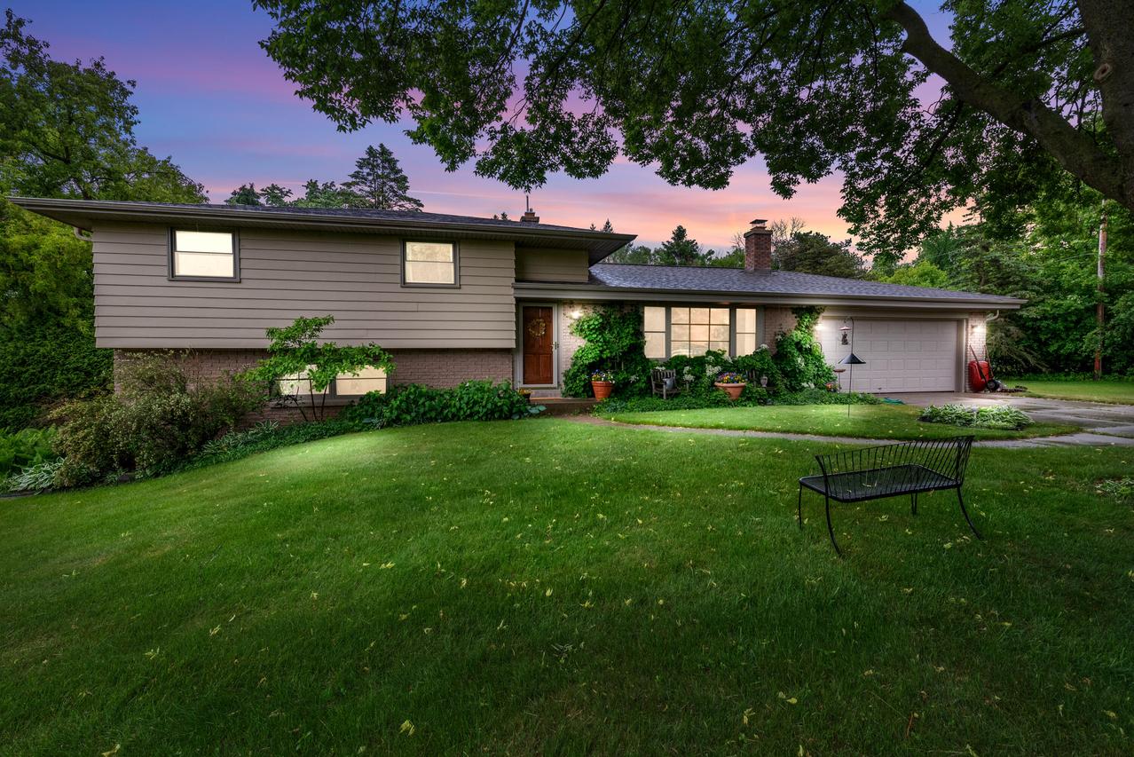 11630 N Riverland Rd, Mequon, WI 53092
