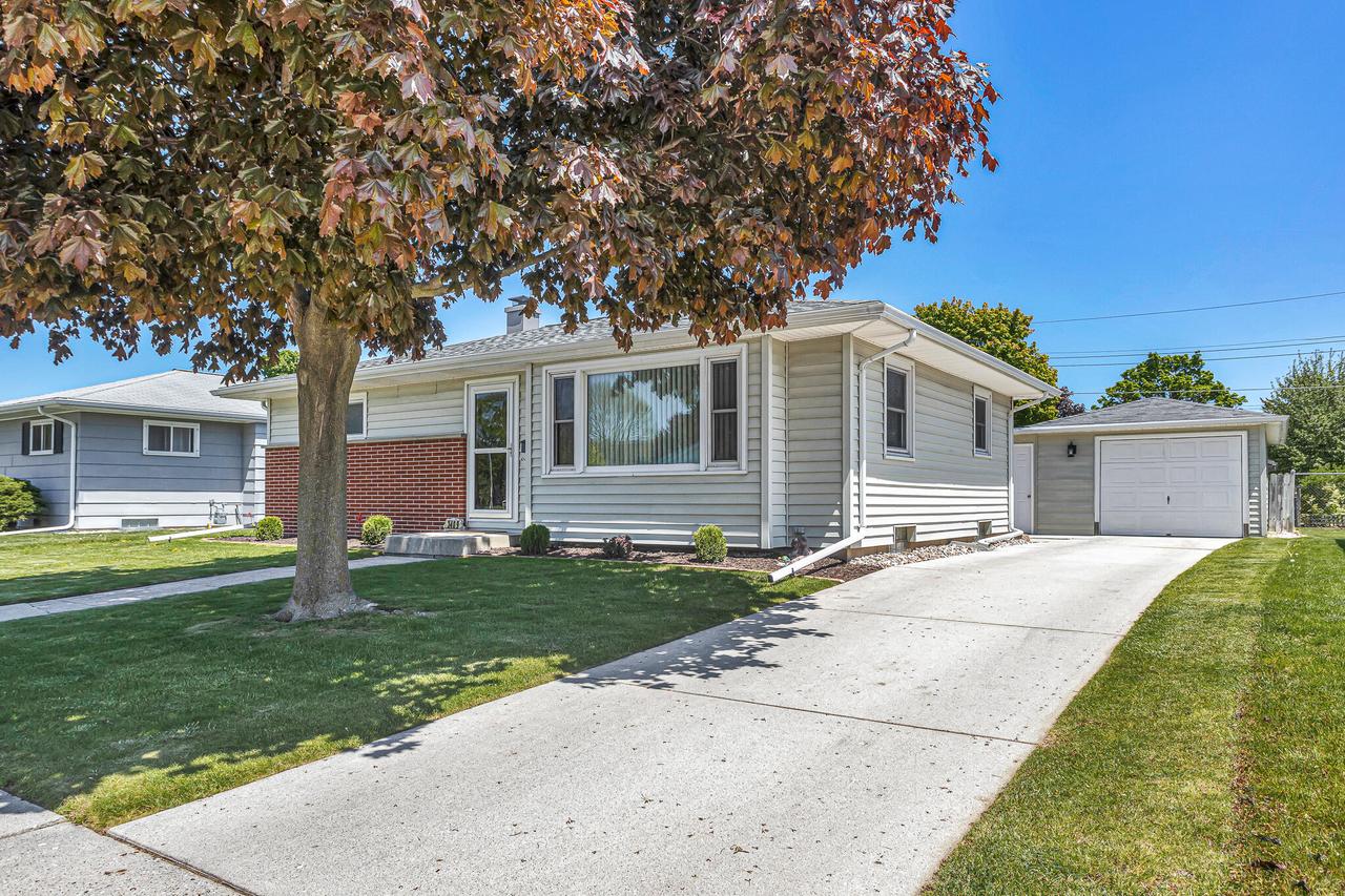 3409 S 11th Pl., Sheboygan, WI 53081