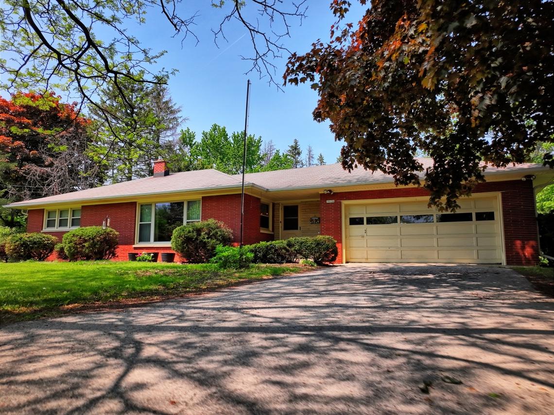 10136 Northwestern Ave, Caledonia, WI 53126