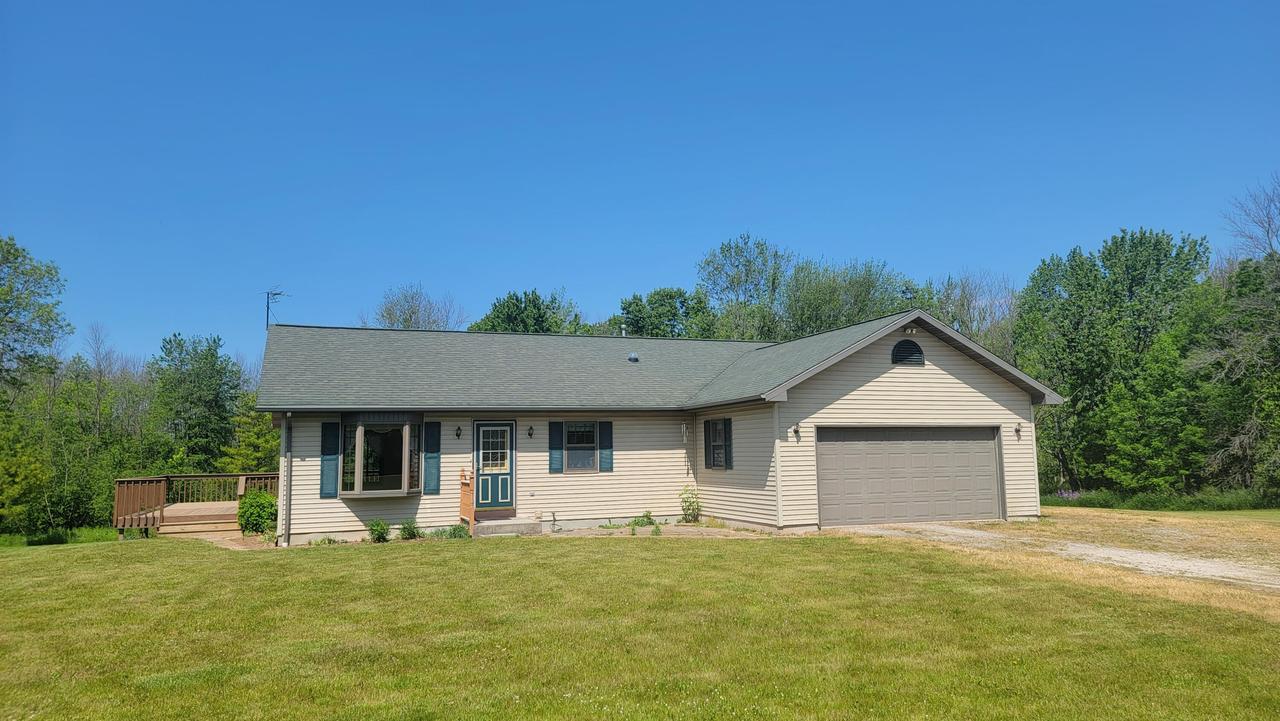 4444 Clover Rd, Newton, WI 54220