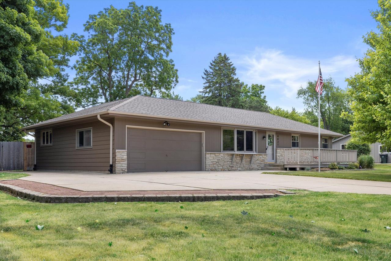 4831 Vrana Ln, Caledonia, WI 53405