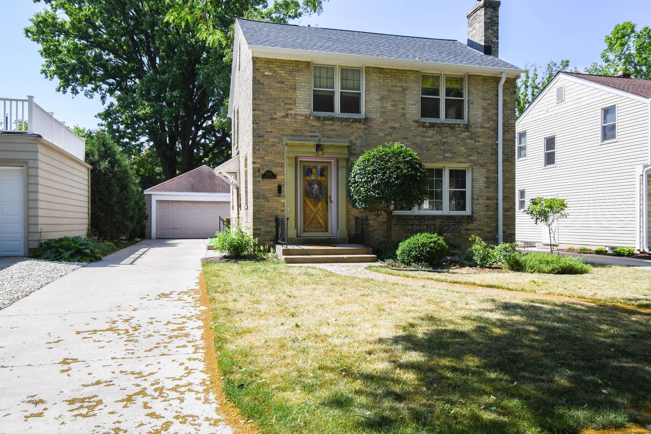 8123 Jackson Park, Wauwatosa, WI 53213