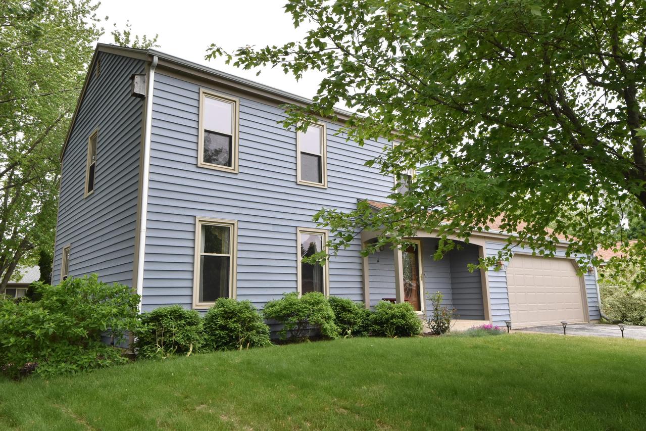 4740 Conlaine Dr, Caledonia, WI 53402