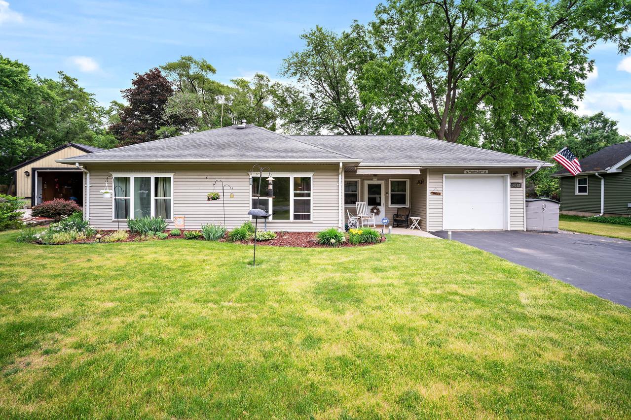 4512 N 105th St, Wauwatosa, WI 53225