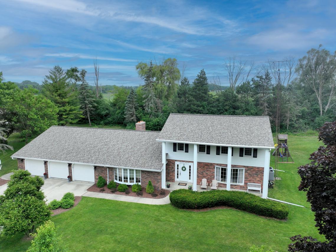 3929 S Brook Rd, Caledonia, WI 53126