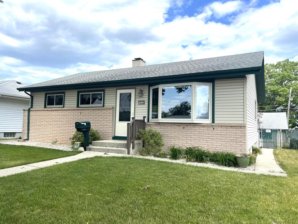 6652 S 20th St, Milwaukee, WI 53221