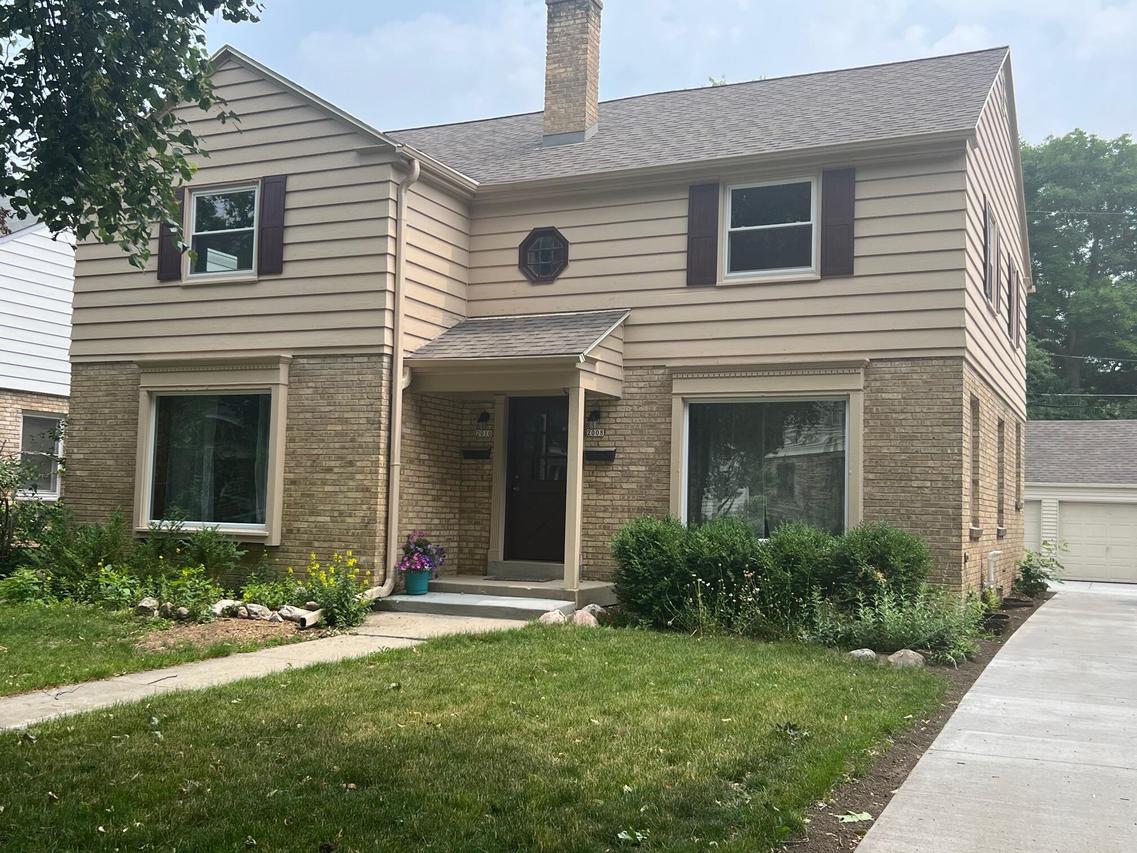 2208 N 81 St #2010, Wauwatosa, WI 53213