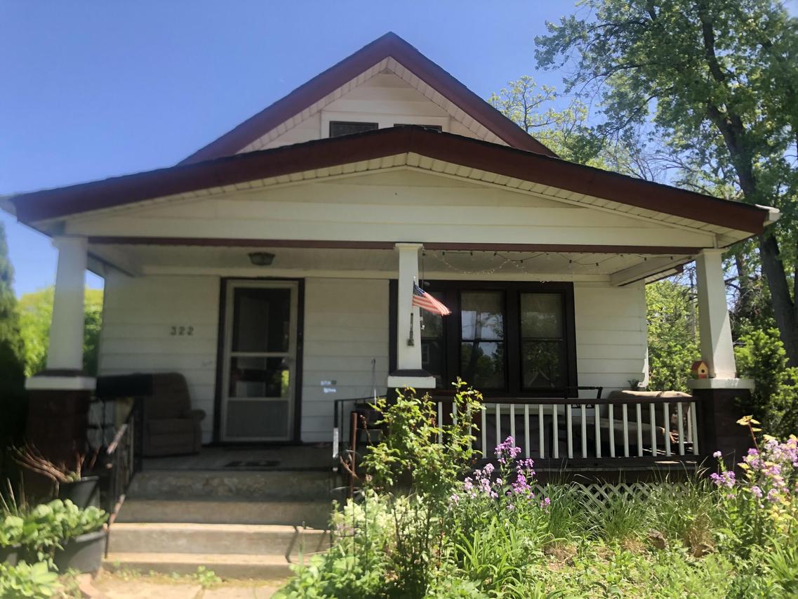 322 N 68th St, Wauwatosa, WI 53213