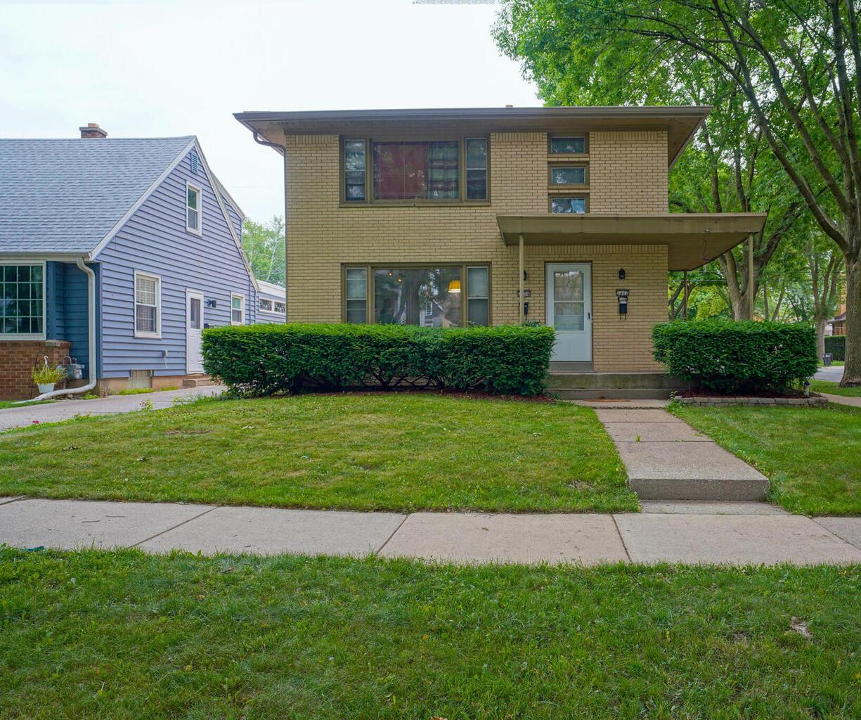 2402 N 69th St, Wauwatosa, WI 53213