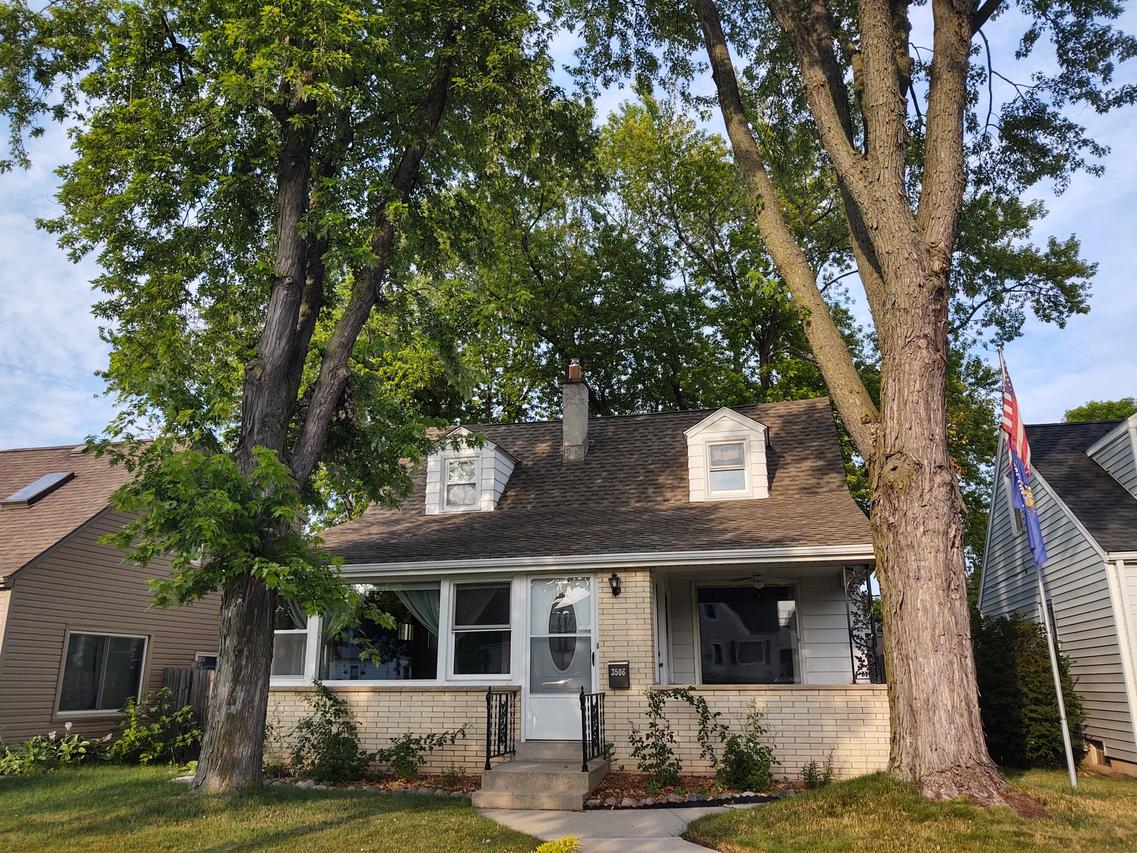 3506 N 92nd St, Milwaukee, WI 53222