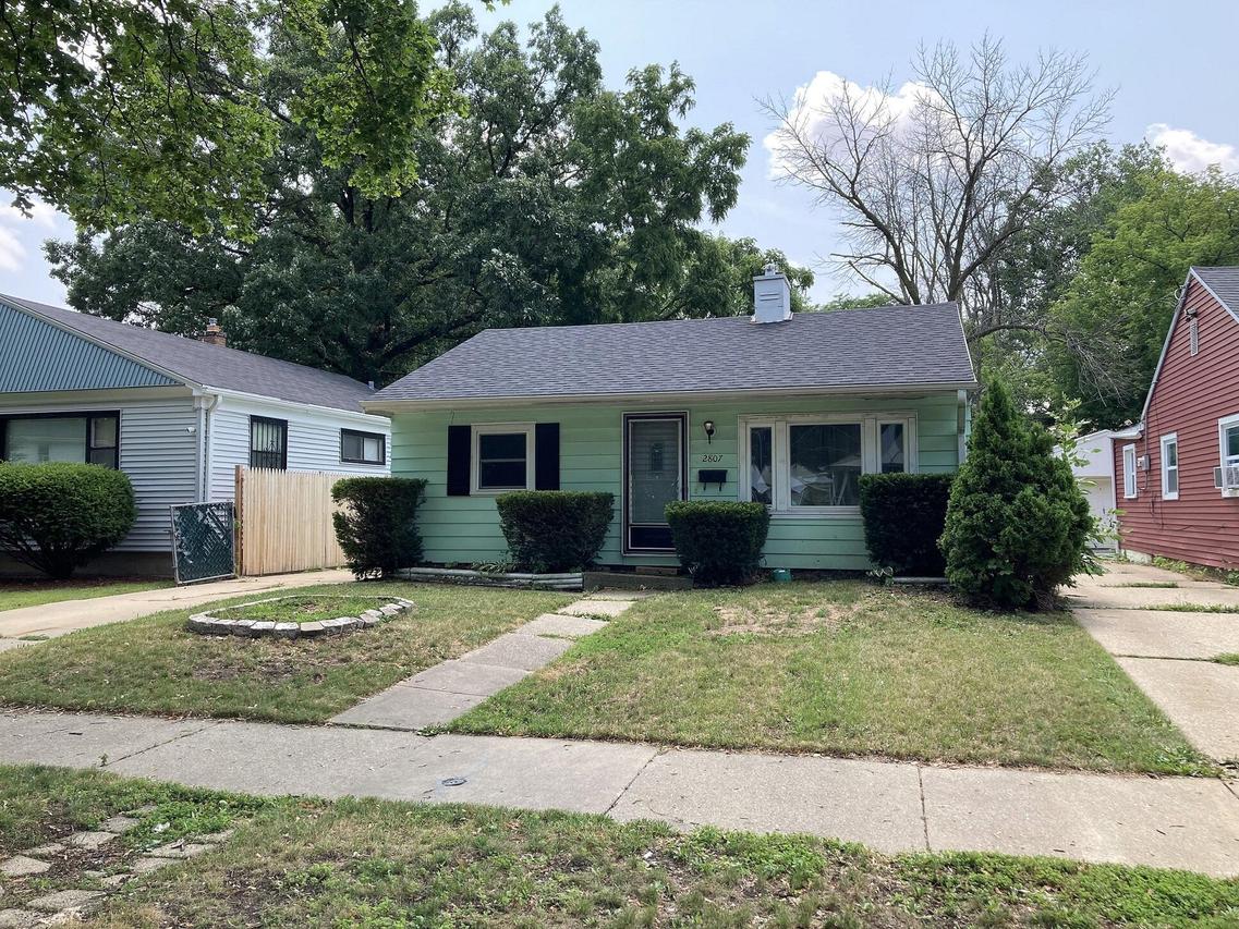 2807 W Oriole Dr, Milwaukee, WI 53209
