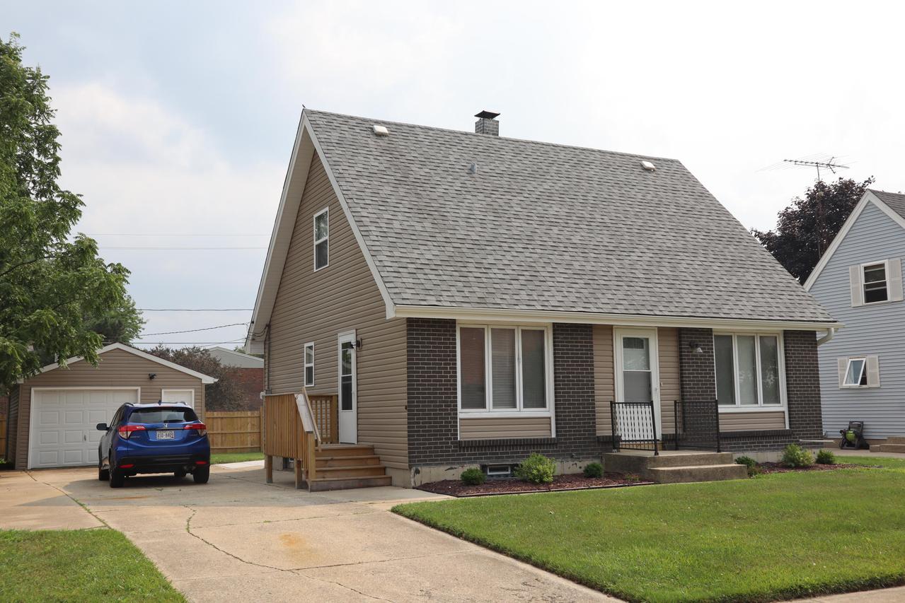 2115 88th St, Kenosha, WI 53143