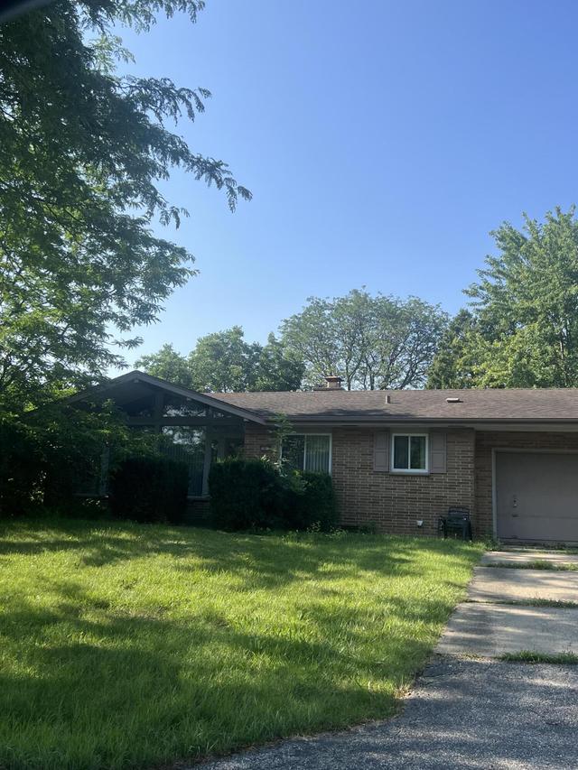 10817 W Courtland Ave, Wauwatosa, WI 53225