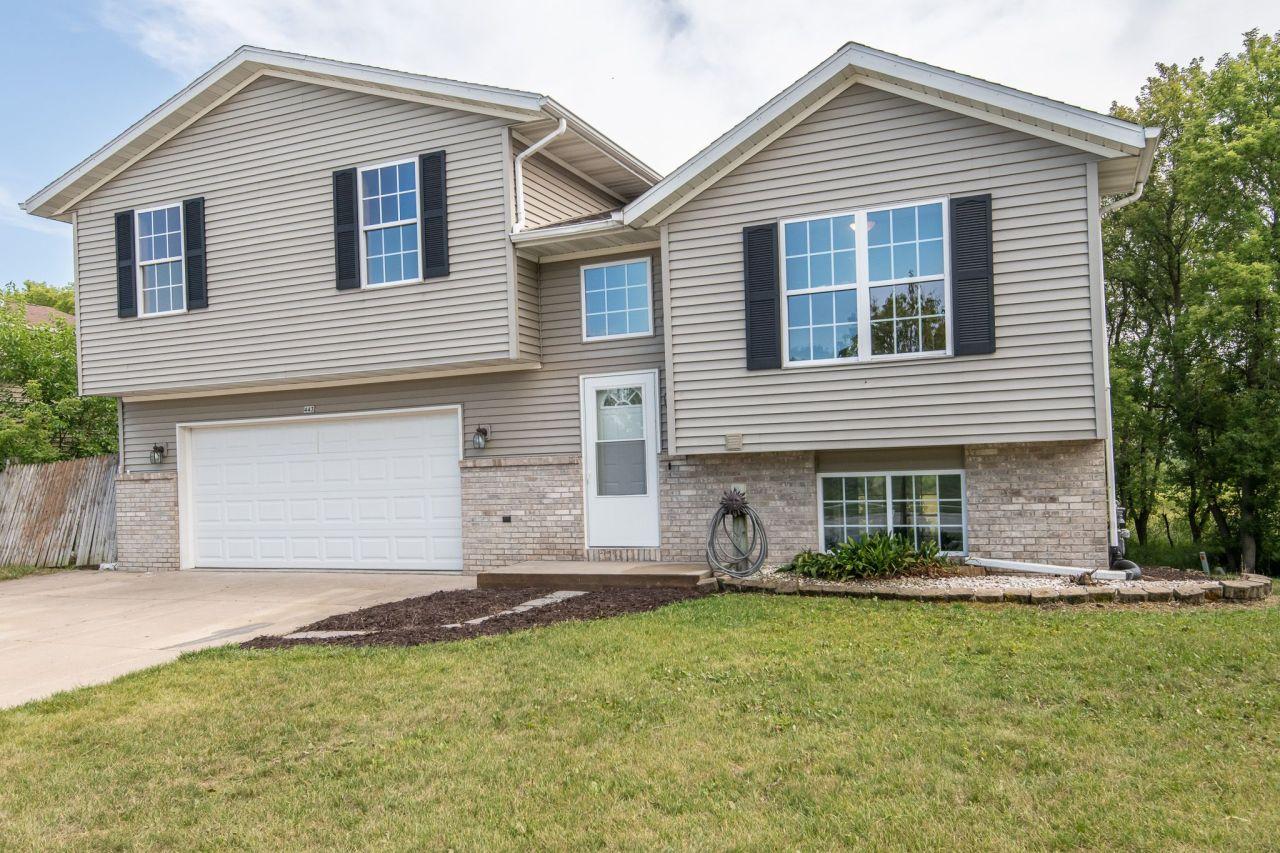 443 Scott Ct, Hartford, WI 53027